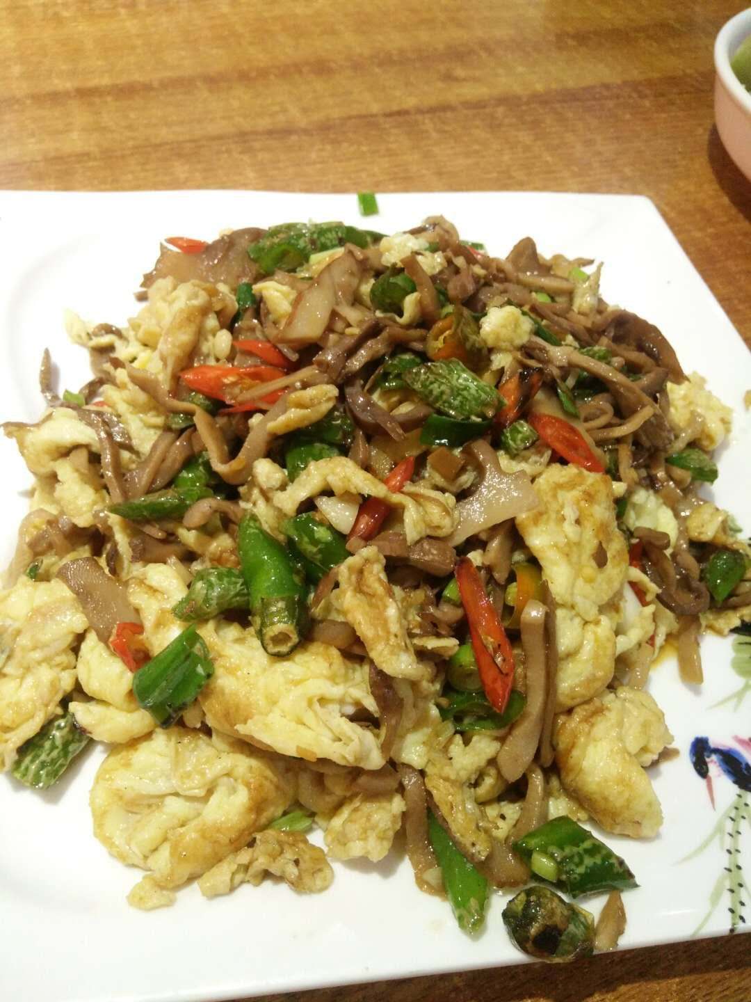 老厨师求职，下午四点半之前都有时间。食堂，